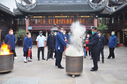 上海城隍庙举行消防安全演练
