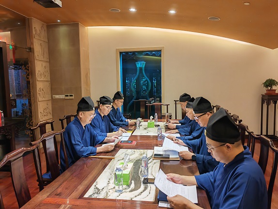上海城隍庙管理班子专题学习《宗教活动场所管理办法》
